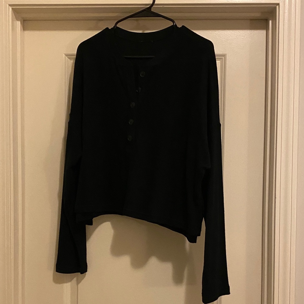 Express Waffle Long Sleeve Cropped Henley Tee